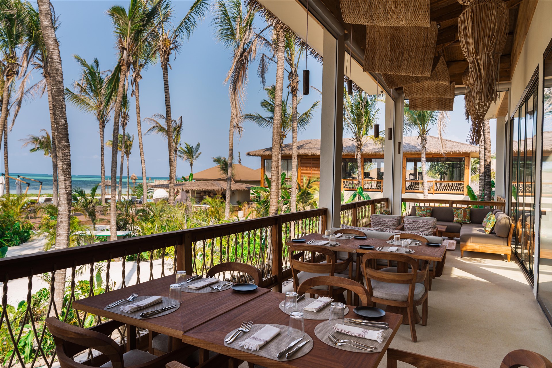 ENVI Paje - FLĂ• Restaurant - The Deck